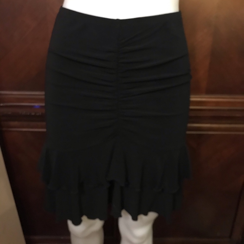 🆕 Finesse USA Black Asymmetrical Skirt -Sm